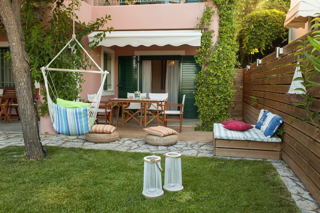 Apartment In Villa Rosebud Nikiana Exterior foto